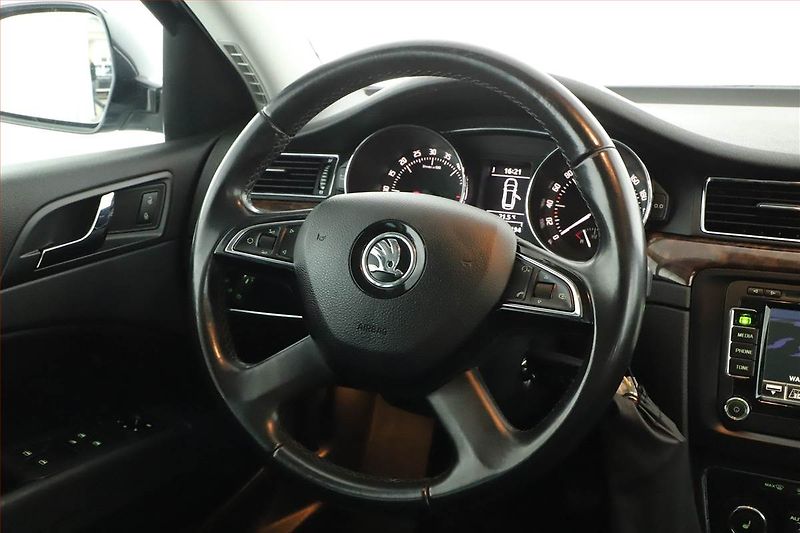 Škoda Superb (2015) Style 1.6 TDI, Kůže, Navi - fotka 15 z 17