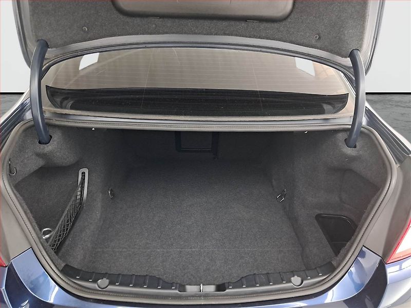 BMW Řada 5 (2012) 520d, Automat, Kůže, Navi - fotka 14 z 23