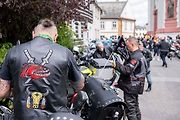 Motorkáři se sjeli na žehnání v bazilice v Jablonném.