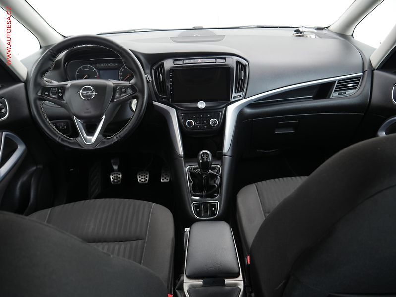 Opel Zafira (2016) 1.6 CDTi, AC, park.kamera - fotka 8 z 15