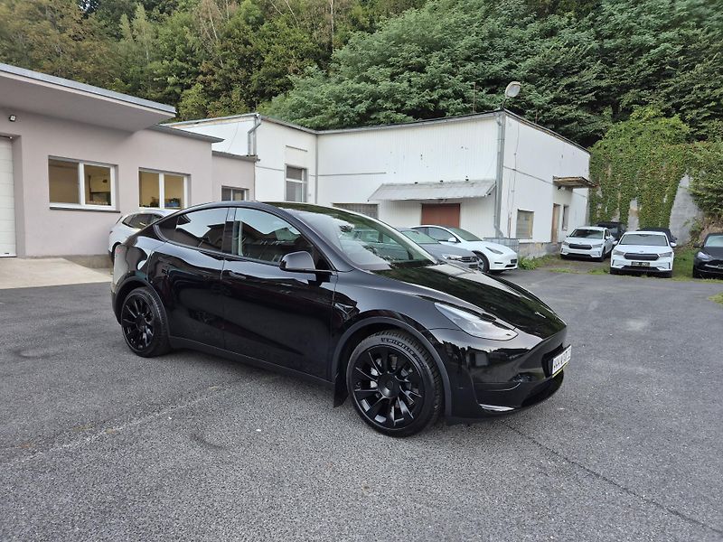 Tesla Model Y RWD 235kw 95,3 % - fotka 3 z 49