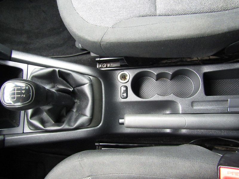 Škoda Yeti (2015) 1.2 TSI 81kW  BEZ KOROZE - fotka 23 z 25