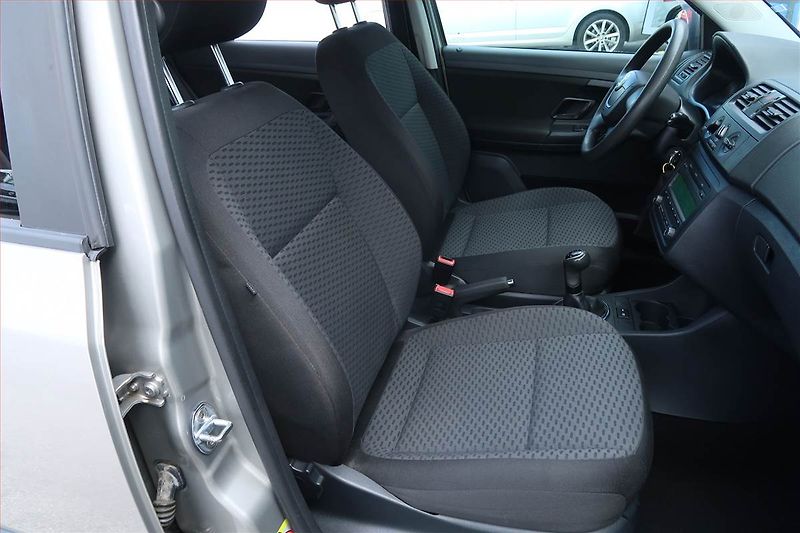 Škoda Fabia (2011) 1.2 TSI, Serv.kniha - fotka 9 z 16
