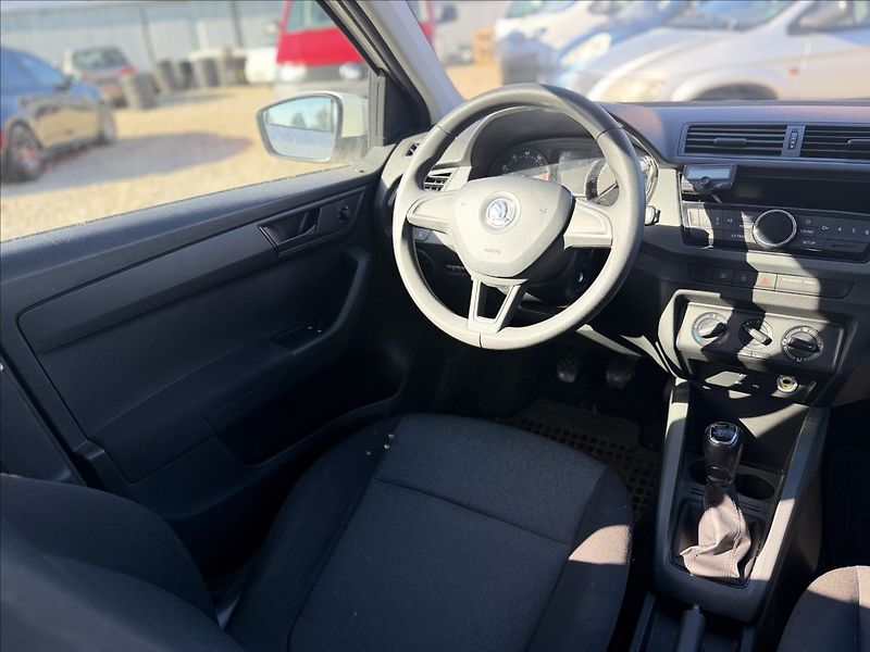 Škoda Fabia 1,0 - fotka 18 z 23
