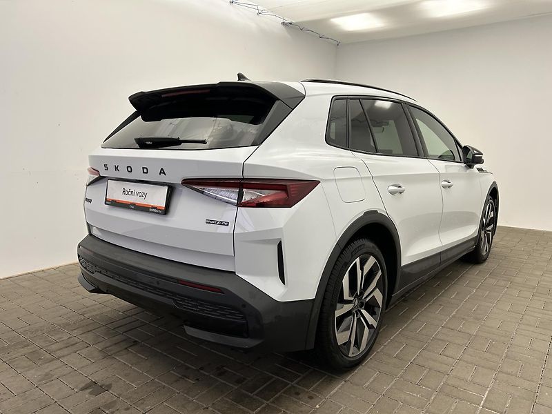 Škoda Karoq SportLine - fotka 2 z 24
