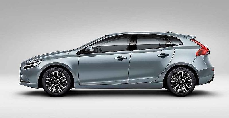 Volvo V40.