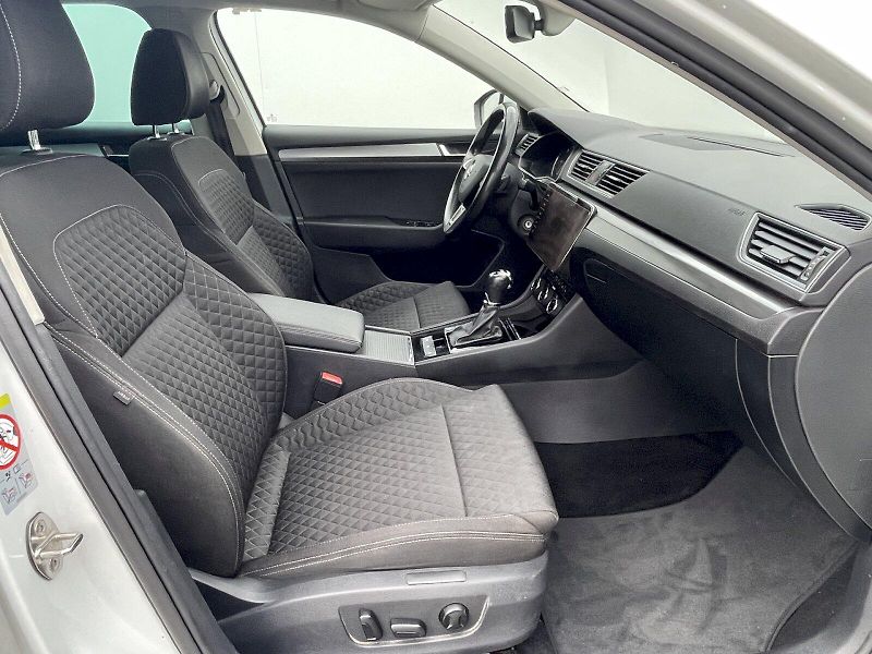 Škoda Superb (2017) Combi 2.0 TDI / 110 kW DSG Sty - fotka 9 z 30