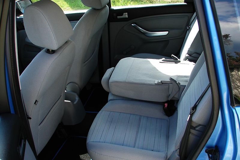 Ford C-MAX 1.6i 115PS KLIMA STK-ZADÁN! - fotka 13 z 34