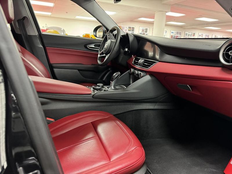 Alfa Romeo Giulia (2018) 2.2 jTDm Super Business plus A - fotka 10 z 20
