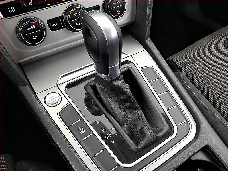 Volkswagen Passat (2017) 2.0 TDI, Automat, Tempomat - fotka 13 z 22