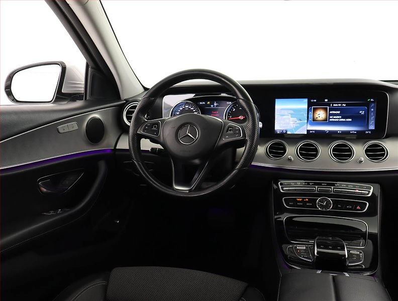 Mercedes-Benz Třídy E (2017) E 220 d, Automat, Kůže, Navi - fotka 7 z 26