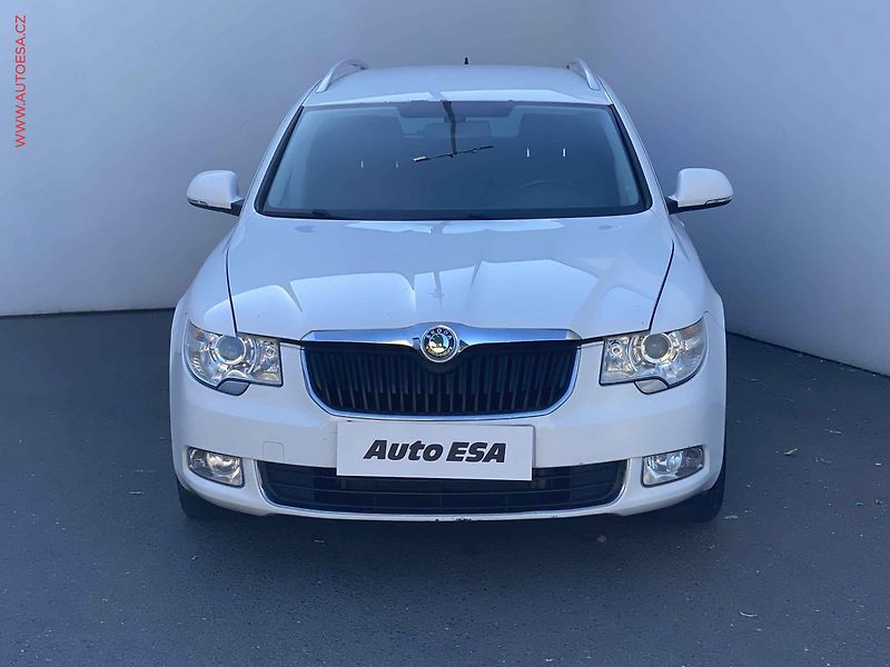 Škoda Superb (2012) 2.0 TDi, Ambition - fotka 2 z 18