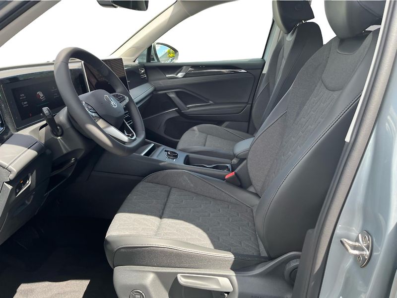 Volkswagen Tiguan People 1,5 TSI 150 kW eHybrid - fotka 11 z 24