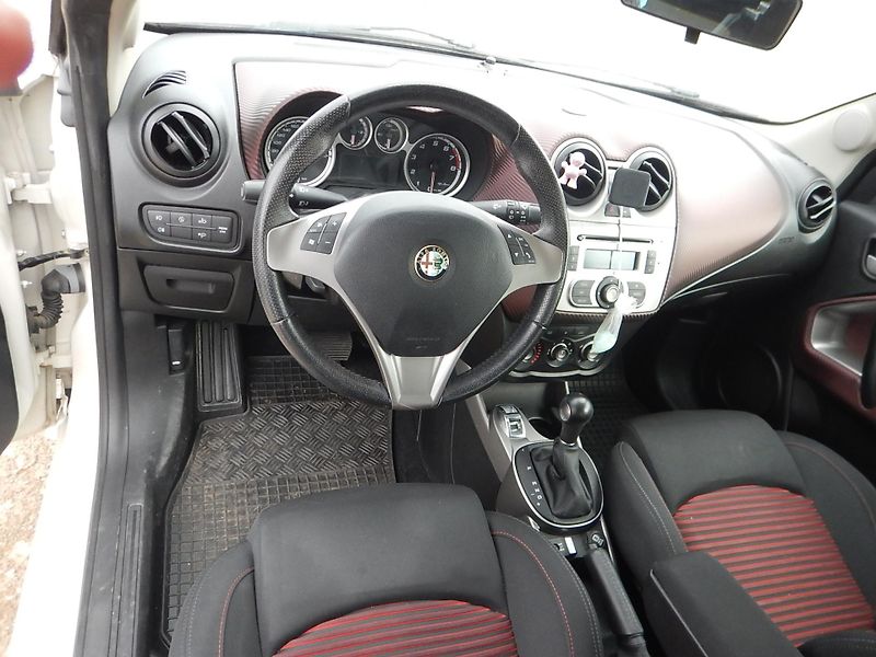 Alfa Romeo MiTo 1.4 T 135, AUTOMAT, KLIMA - fotka 11 z 26
