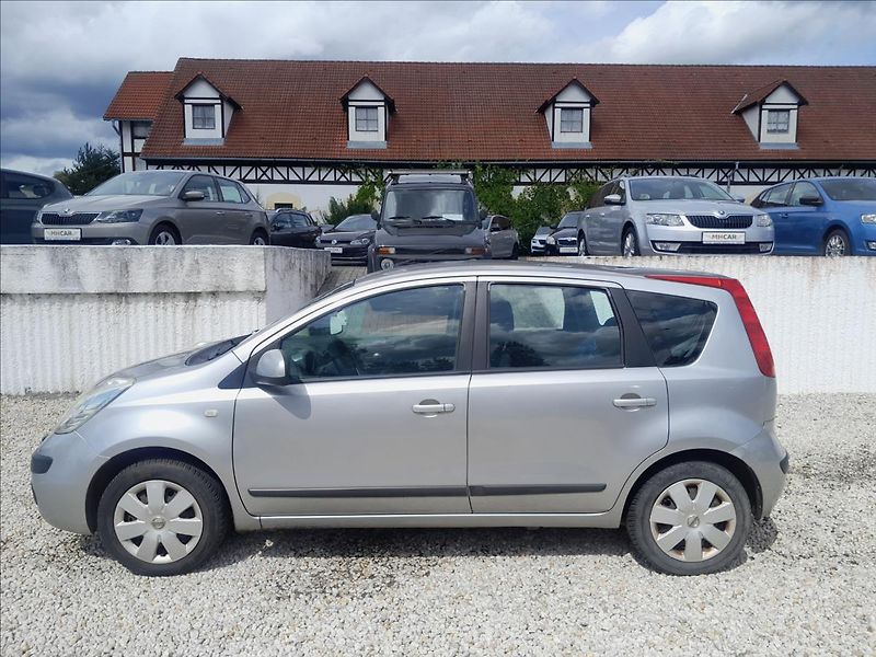 Nissan Note 1,4 i - fotka 4 z 41