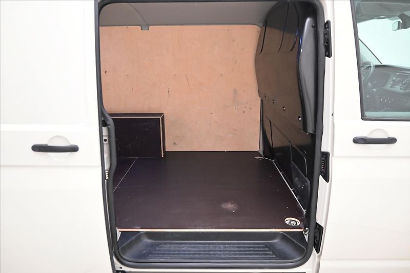 Volkswagen Transporter 2,0 TDI 110kW Klima Tempomat Z - fotka 11 z 28