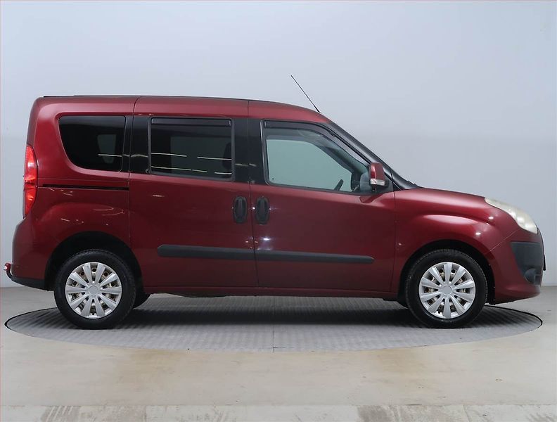 Fiat Dobló (2010) 1.3 MultiJet, 5Míst - fotka 6 z 14