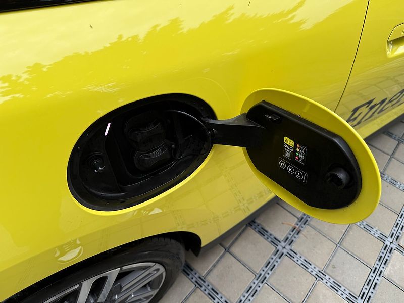 Mini Cooper SE, Hatchback, 135 kW - fotka 9 z 33