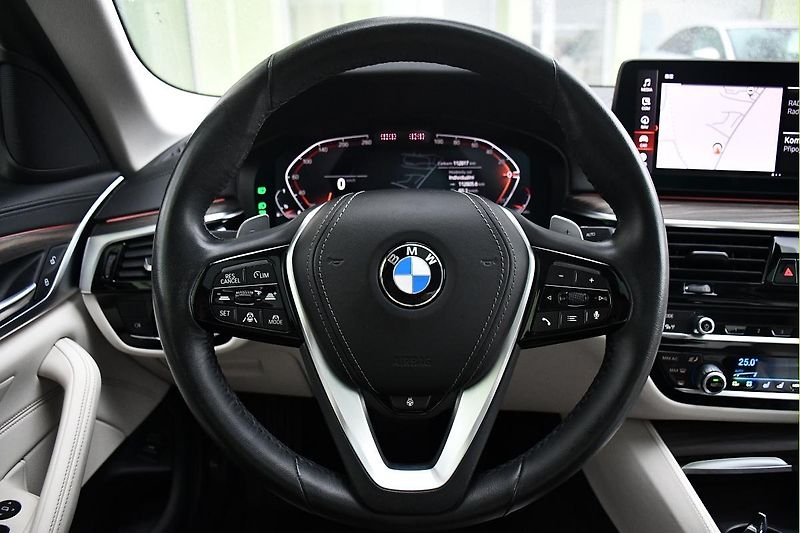 BMW Řada 5 540i xD LUXURY HUD REZERVACE - fotka 22 z 46