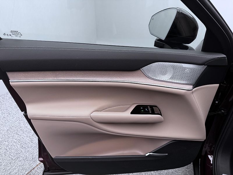 Volvo EX90 (2026) PURE ELECTRIC TWIN ULTRA 7míst - fotka 7 z 27