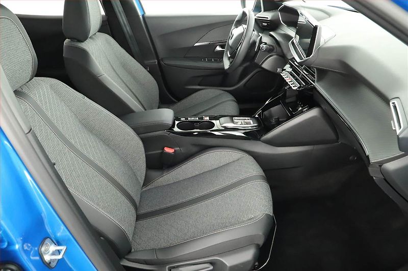 Peugeot 2008 (2024) Allure 1.2 PureTech - fotka 7 z 15