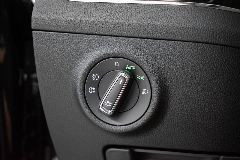 Škoda Superb 2.0TDI L&K*N.TOPENÍ*DPH*ČR 1.M - fotka 17 z 48