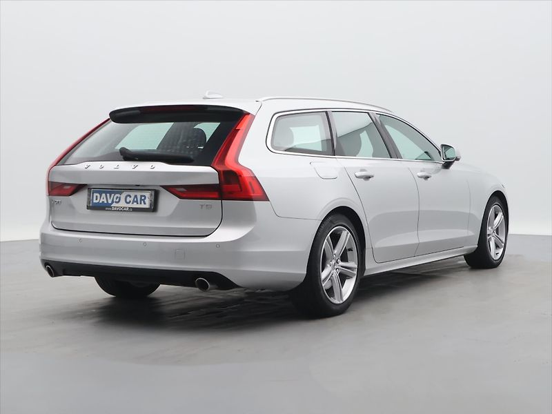 Volvo V90 2,0 T5 184kW Momentum CZ DPH - fotka 6 z 36