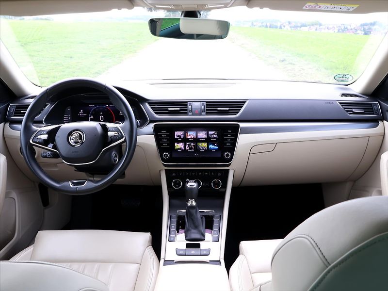 Škoda Superb 2,0 TDI 147kW DSG Style 4x4 CZ - fotka 37 z 45