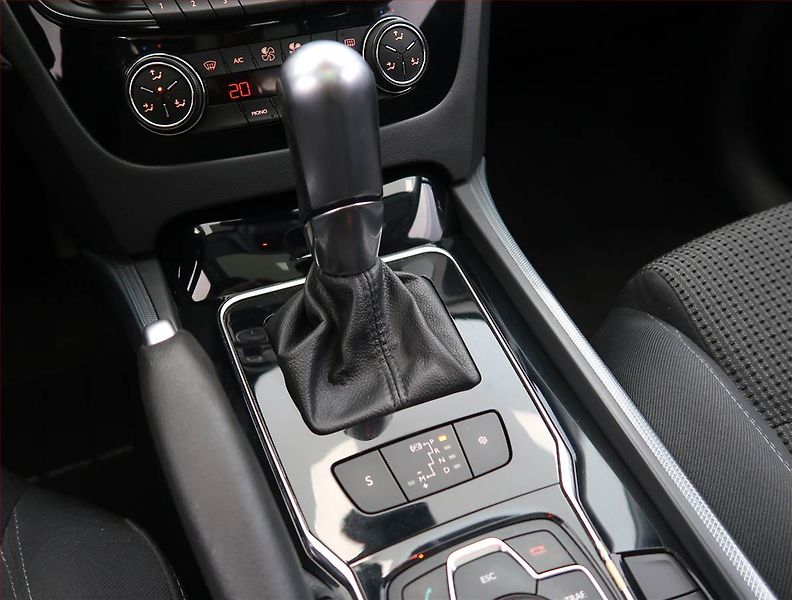 Peugeot 508 (2012) 2.0 HDi, Automat, po STK - fotka 13 z 21