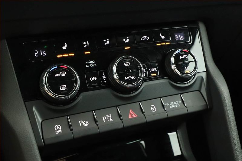 Škoda Karoq (2025) 2.0 TDI, SPORTLINE, 4X4 - fotka 27 z 28