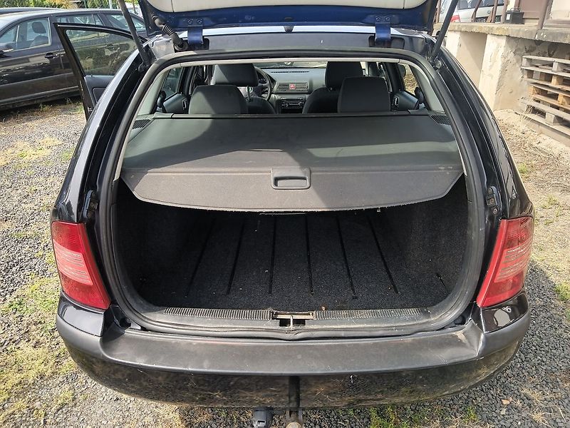 Škoda Octavia 1.9 TDI  Ambiente TOUR - fotka 36 z 40