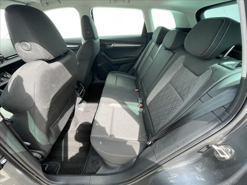 Škoda Karoq 2,0 TDI 4x4 DSG Style Plus LED - fotka 16 z 24