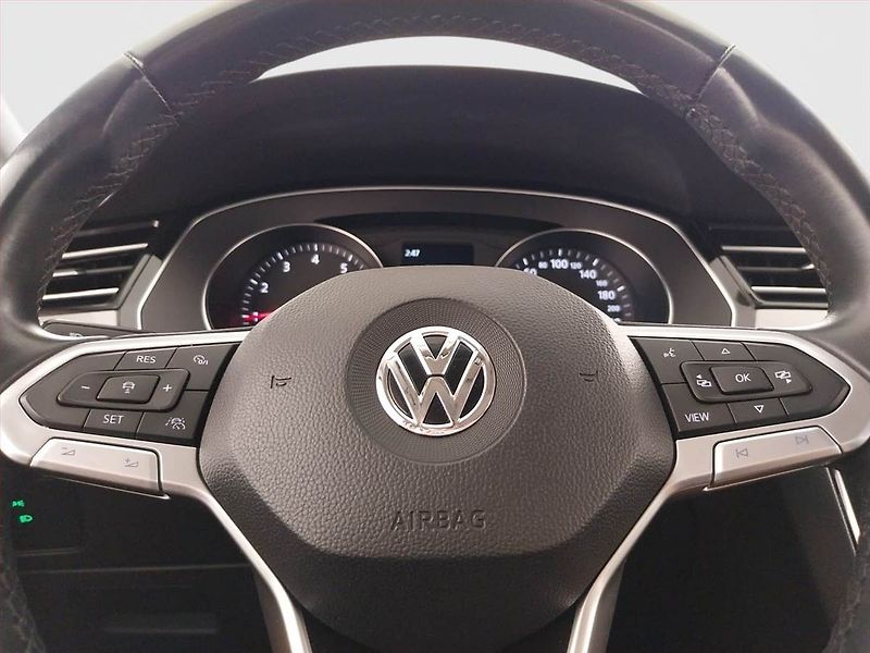Volkswagen Passat (2019) 1.5 TSI, Tempomat - fotka 24 z 24