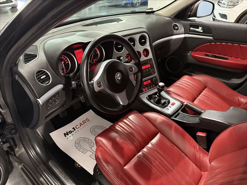 Alfa Romeo 159 2,4   JTDm V5 147 kW BOSE TOP - fotka 8 z 40