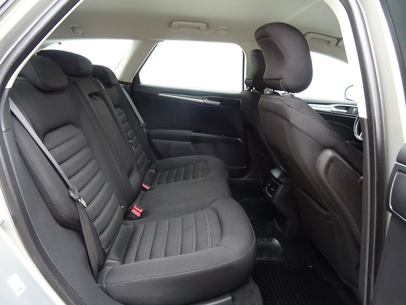 Ford Mondeo (2015) 1.6TDCi,85kW,e.serv.k,navi - fotka 19 z 24