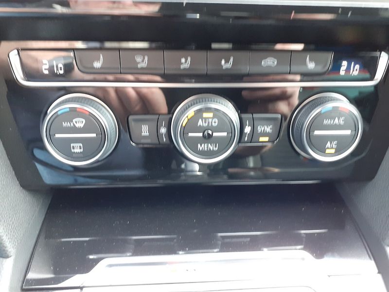 Volkswagen Passat (2018) 2.0 BiTDi 4x4 - fotka 20 z 48