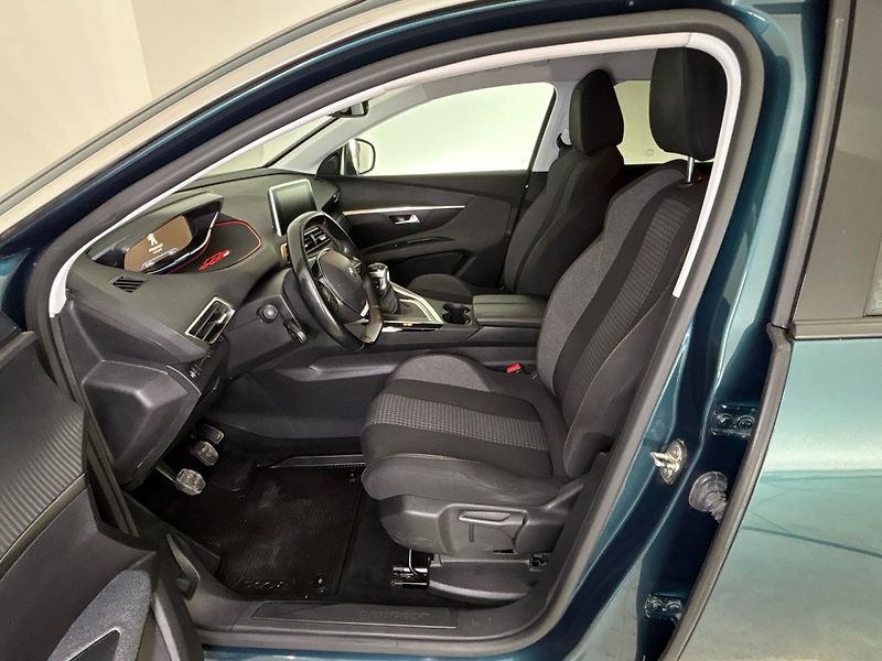 Peugeot 5008 Active, 7 míst - fotka 7 z 56
