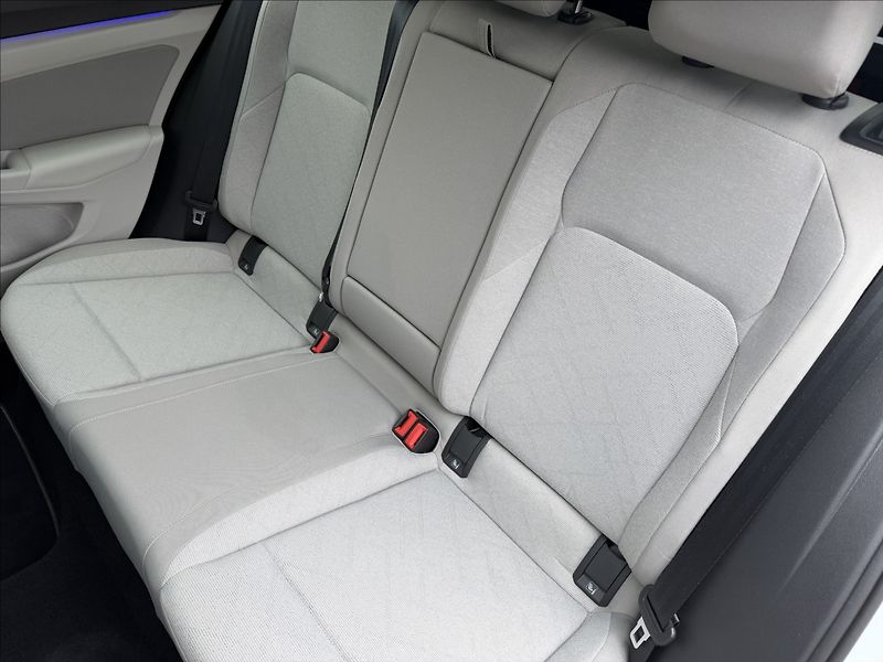 Volkswagen Golf VIII 2.0 TDI Life Matrix/Panor - fotka 24 z 28