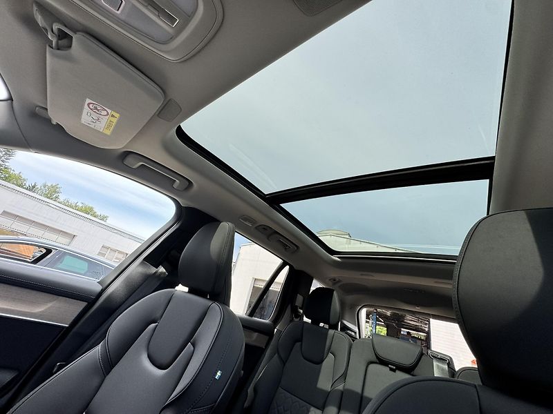 Volvo XC90 T8 AWD PLUS BRIGHT/ 360 / kola - fotka 19 z 62