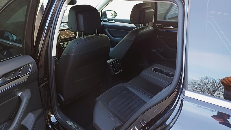 Volkswagen Passat Variant (2019) 2.0 Bi-TDI HIGHLINE - fotka 10 z 54