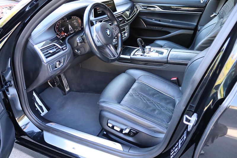 BMW Řada 7 730D XDRIVE M-PAKET G11 210kW - fotka 19 z 46