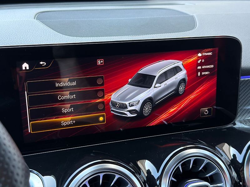 Mercedes-Benz GLB 35 AMG 4MATIC - fotka 40 z 40