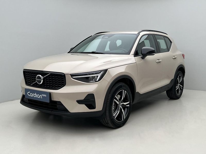 Volvo XC40 (2025) B3 DARK PLUS AUT - fotografie inzerátu