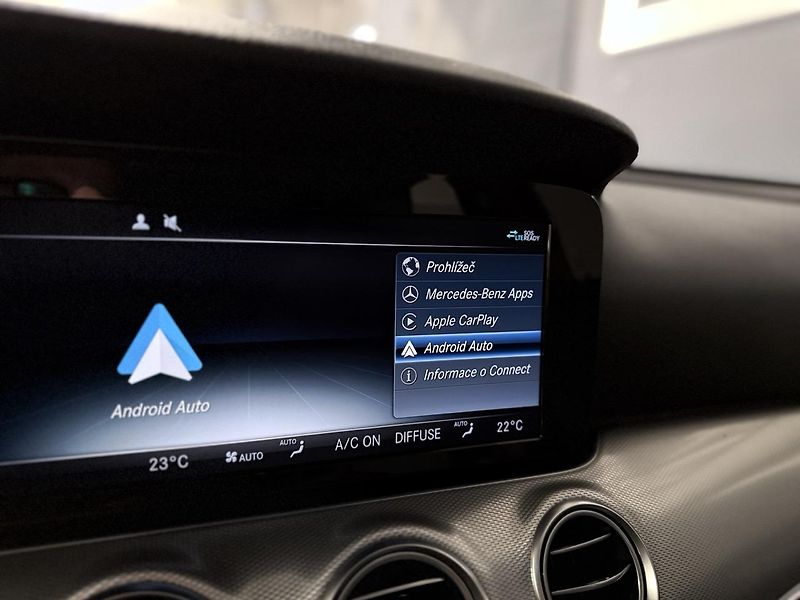 Mercedes-Benz Třídy E (2018) 220D,TOP ,TZ, adaptivní tempo - fotka 32 z 34