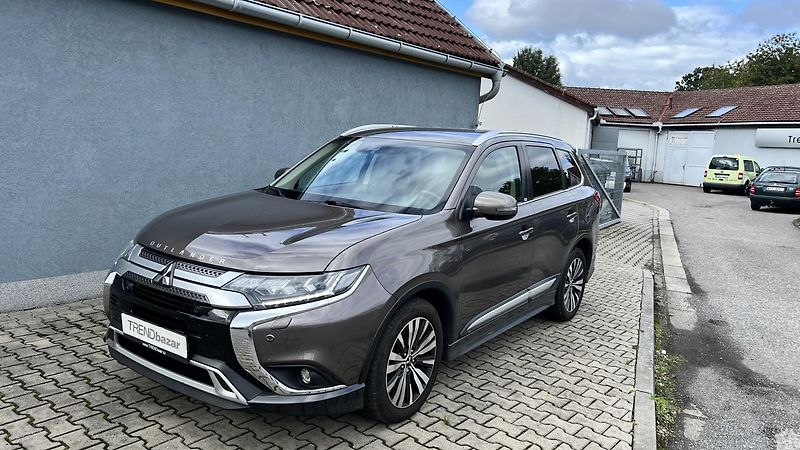 Mitsubishi Outlander INSTYLE 2,0 MIVEC 4X4 A/T - fotografie inzerátu