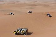 Účastníci Rallye Dakar zdolávají obrovské duny