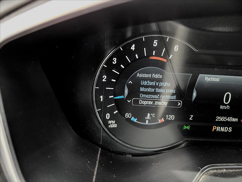 Ford Mondeo 2,0 DA,Limited,xenon,navi,výhř - fotka 26 z 50