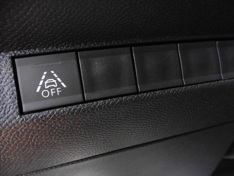 Peugeot 2008 1,2 Allure Navi 1.maj. - fotka 15 z 15