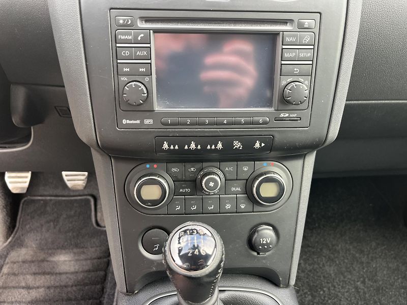 Nissan Qashqai (2009) 2.0i 104 KW, 4x4, Panorama - fotka 13 z 18