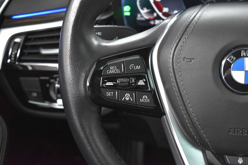 BMW Řada 5 530d xD TAŽNÉ*N.TOPENÍ*ČR 1.M* - fotka 21 z 51